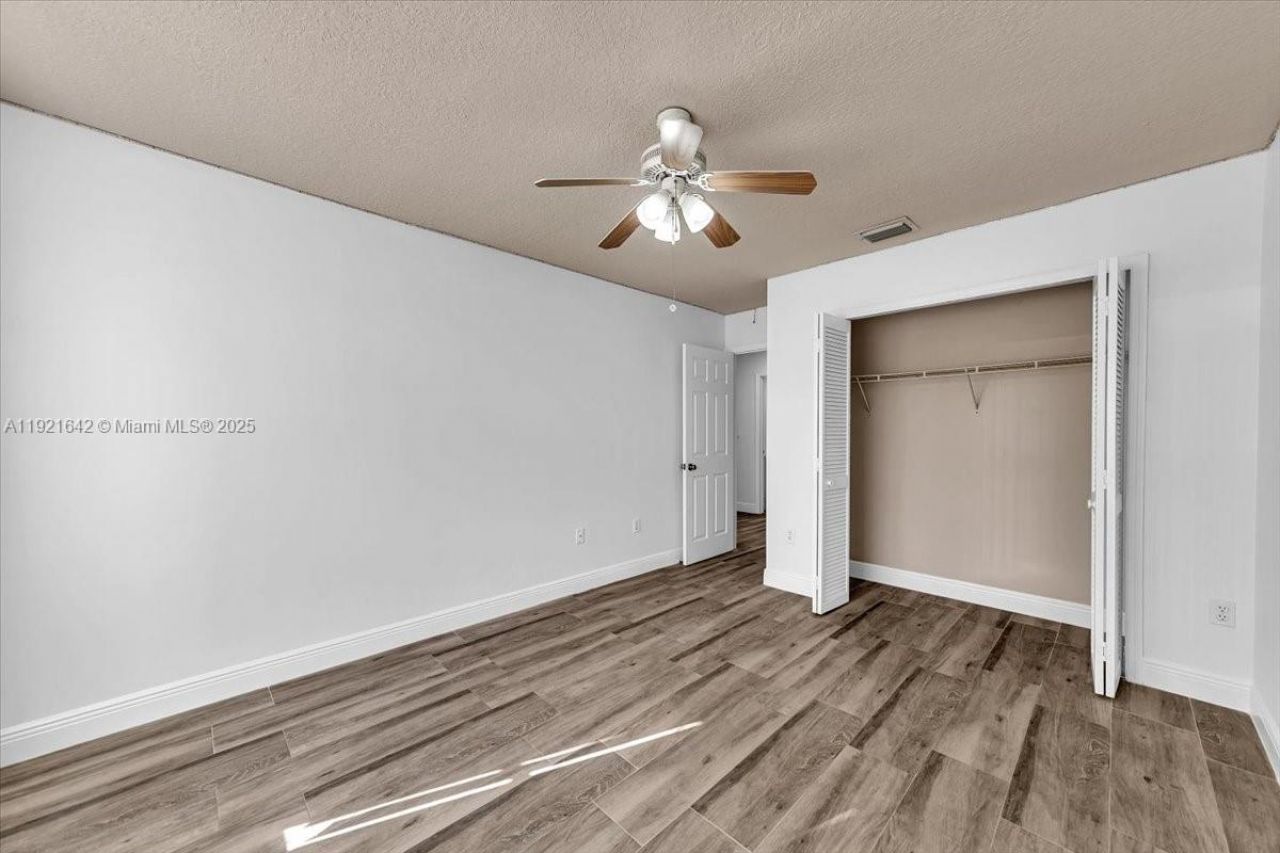 16283 SW 83rd St, Miami, FL 33193 Photo