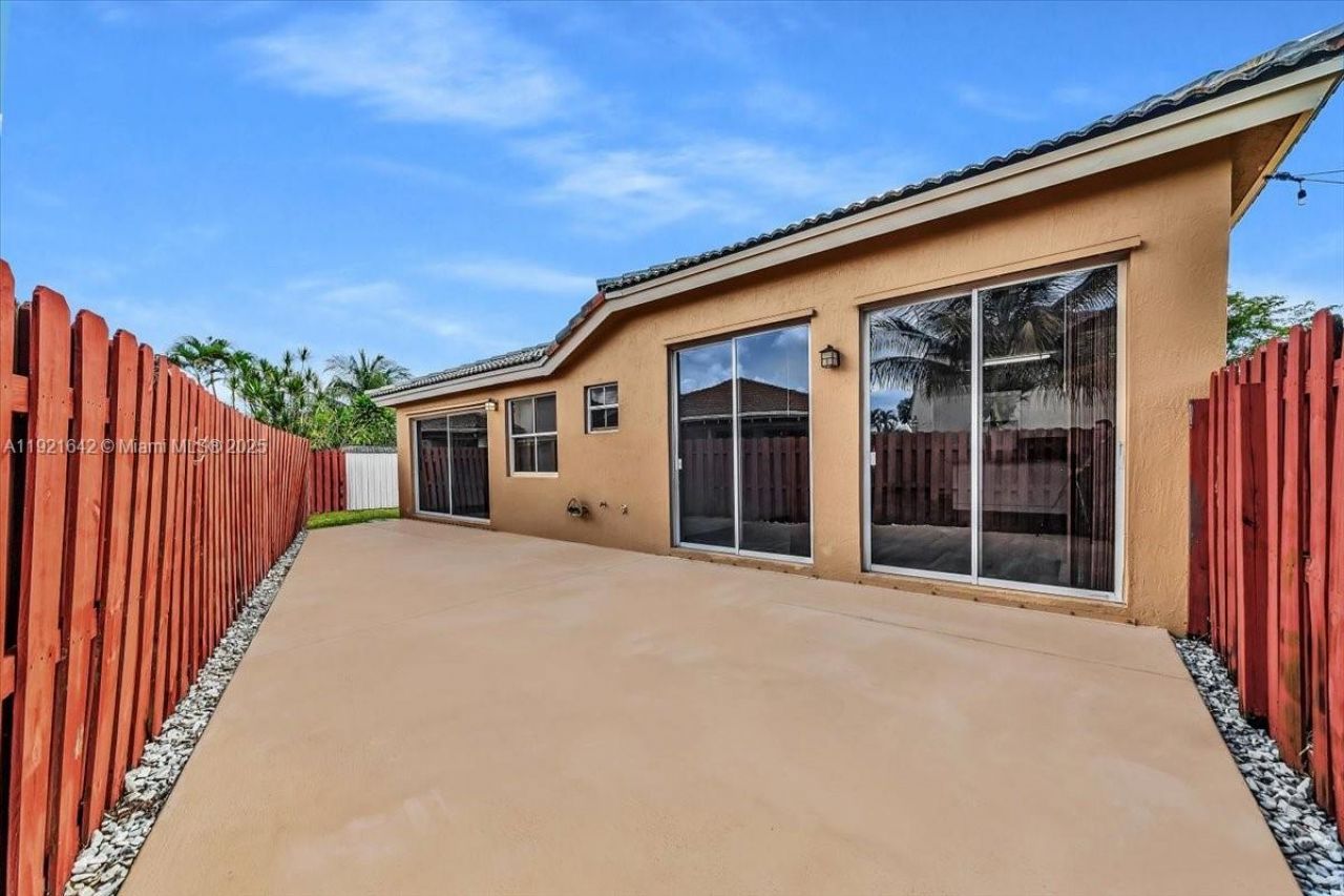 16283 SW 83rd St, Miami, FL 33193 Photo