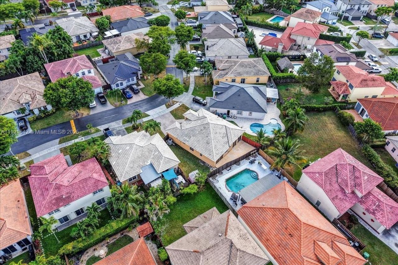 16283 SW 83rd St, Miami, FL 33193 Photo