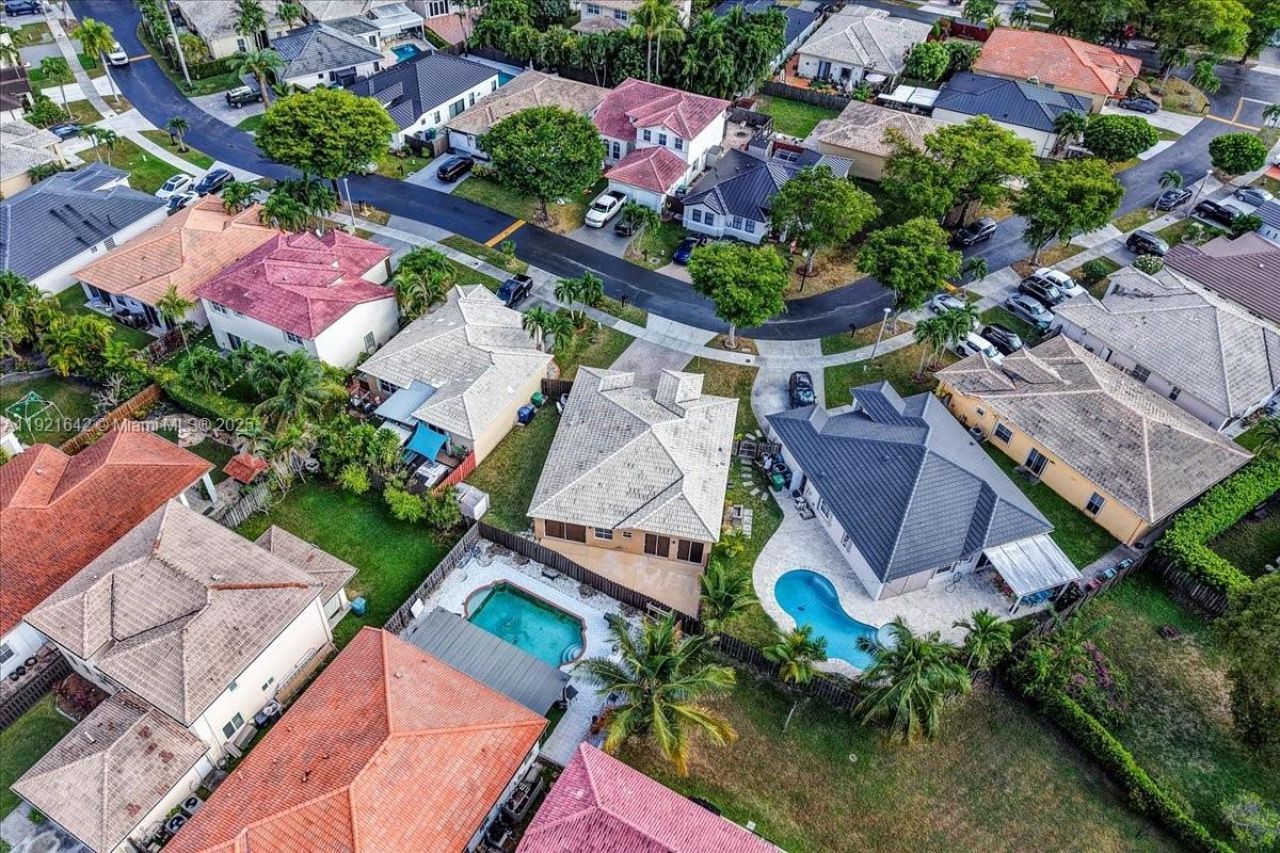 16283 SW 83rd St, Miami, FL 33193 Photo