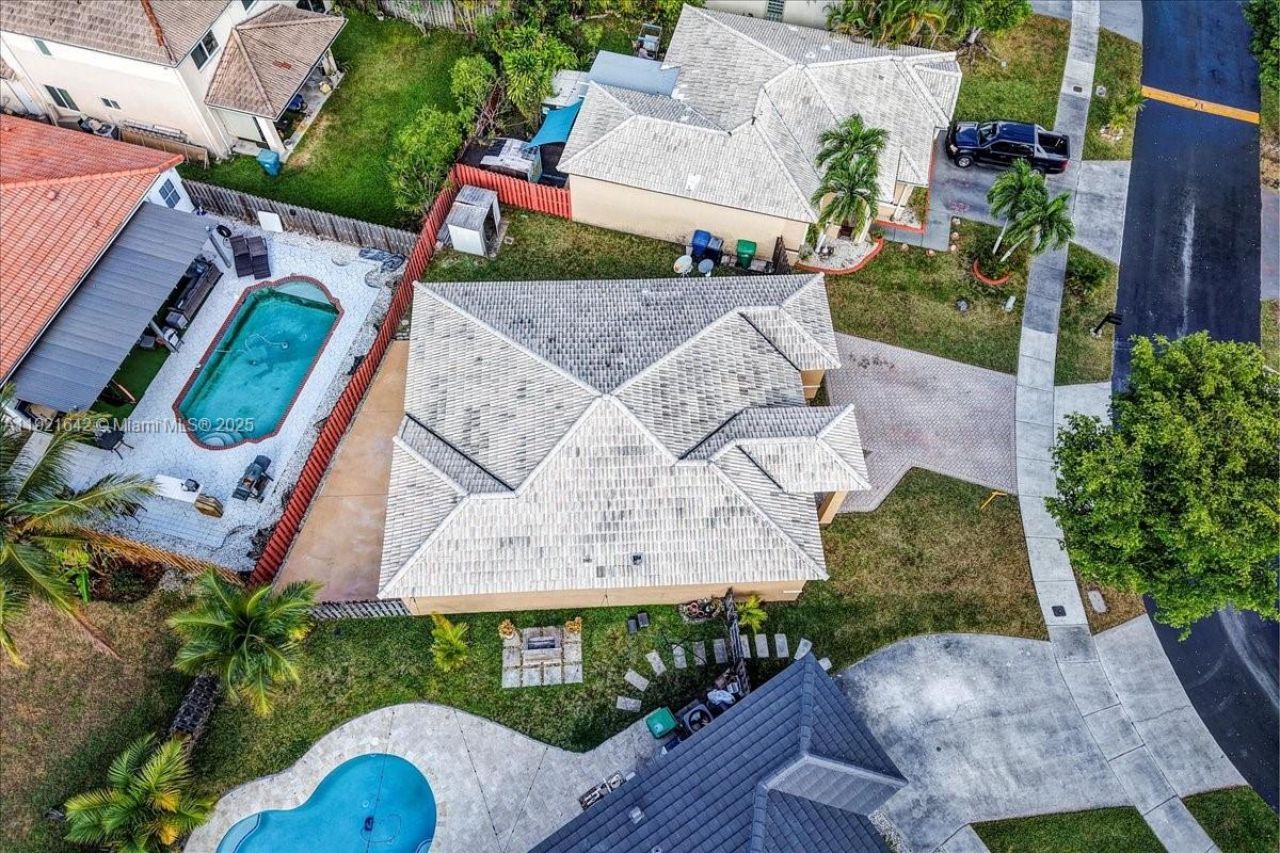 16283 SW 83rd St, Miami, FL 33193 Photo