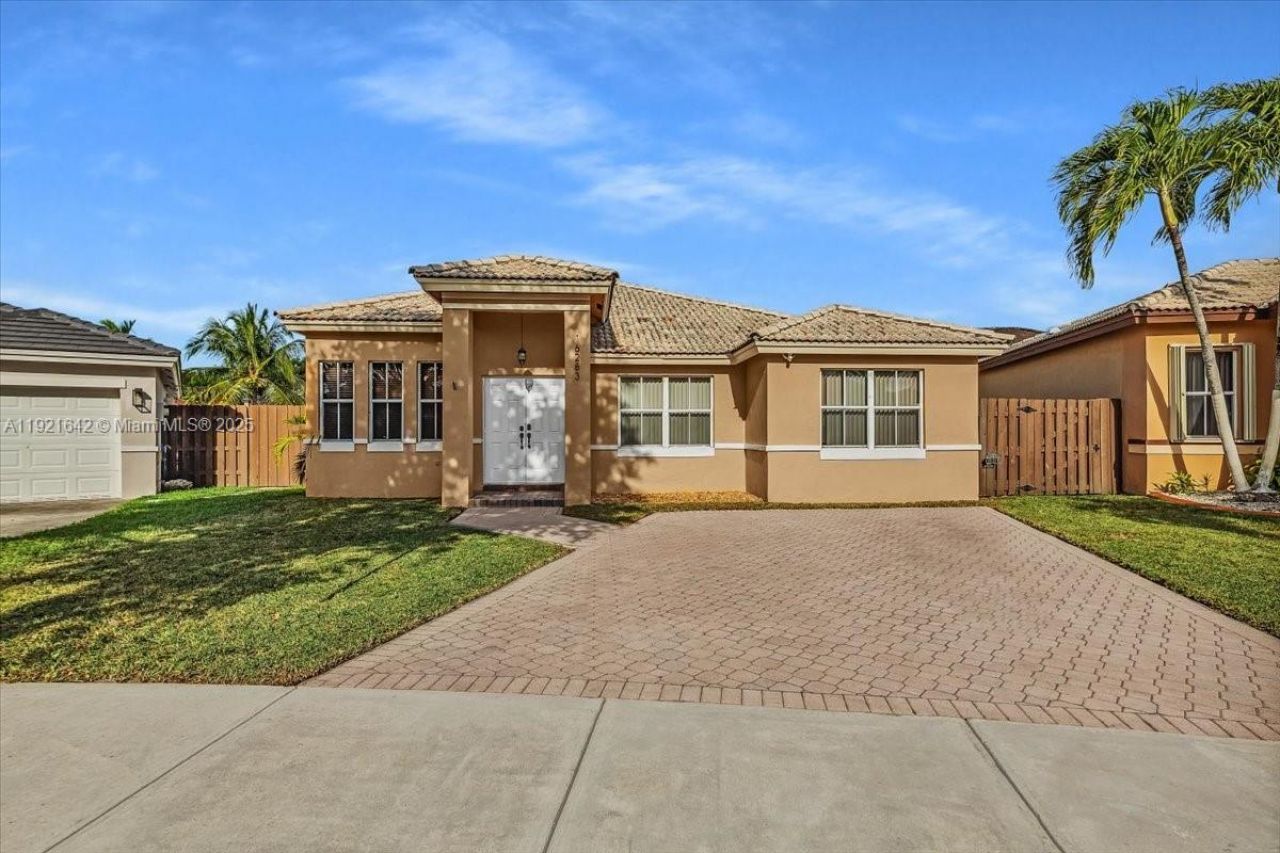 16283 SW 83rd St, Miami, FL 33193 Photo