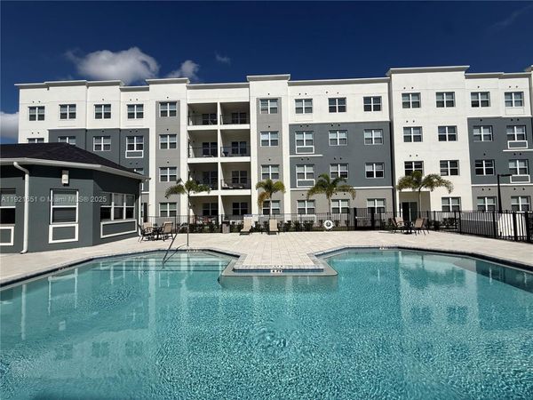 1210 Southstation Place, Unit 201, Orlando, FL 32809