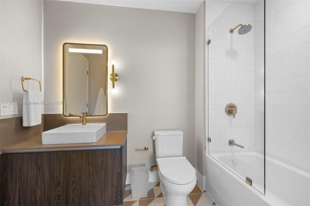159 NE 6th St, Unit 5008, Miami, FL 33132 Photo