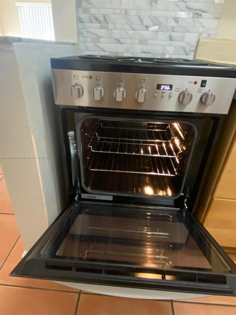 1725 W 60th St, Unit F128, Hialeah, FL 33012 Photo