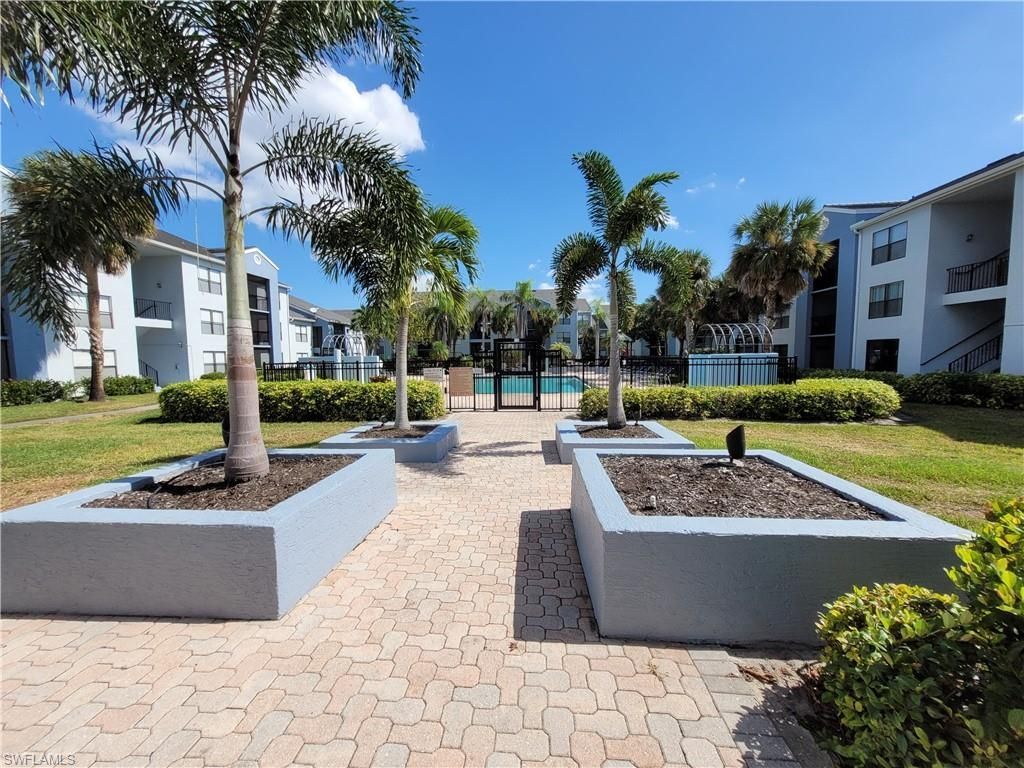 13625 Eagle Ridge Dr, Unit 318, Fort Myers, FL 33912 Photo