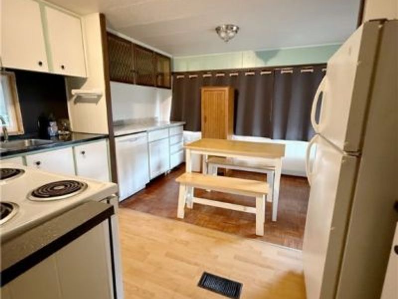 73 Redwood Drive, Beloit, OH 44609 Photo 3