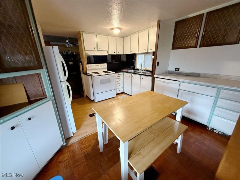 73 Redwood Drive, Beloit, OH 44609 Photo 4