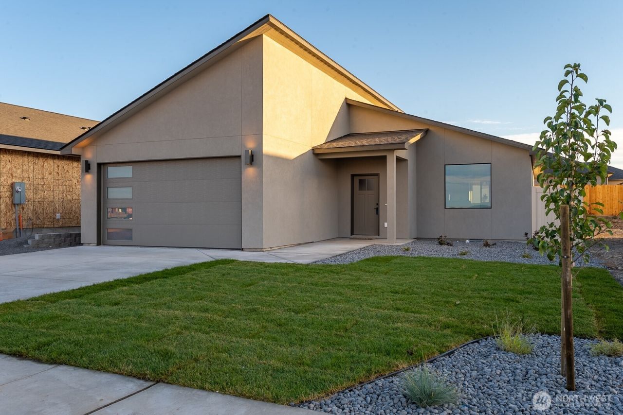 1137 9th Ave NE Ephrata, WA 98823