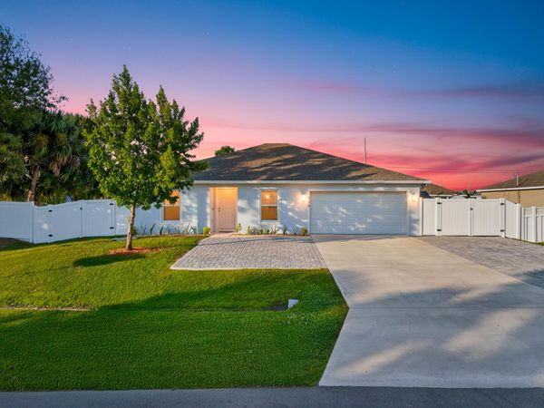 949 SW Fisherman Avenue, Port St. Lucie, FL 34953