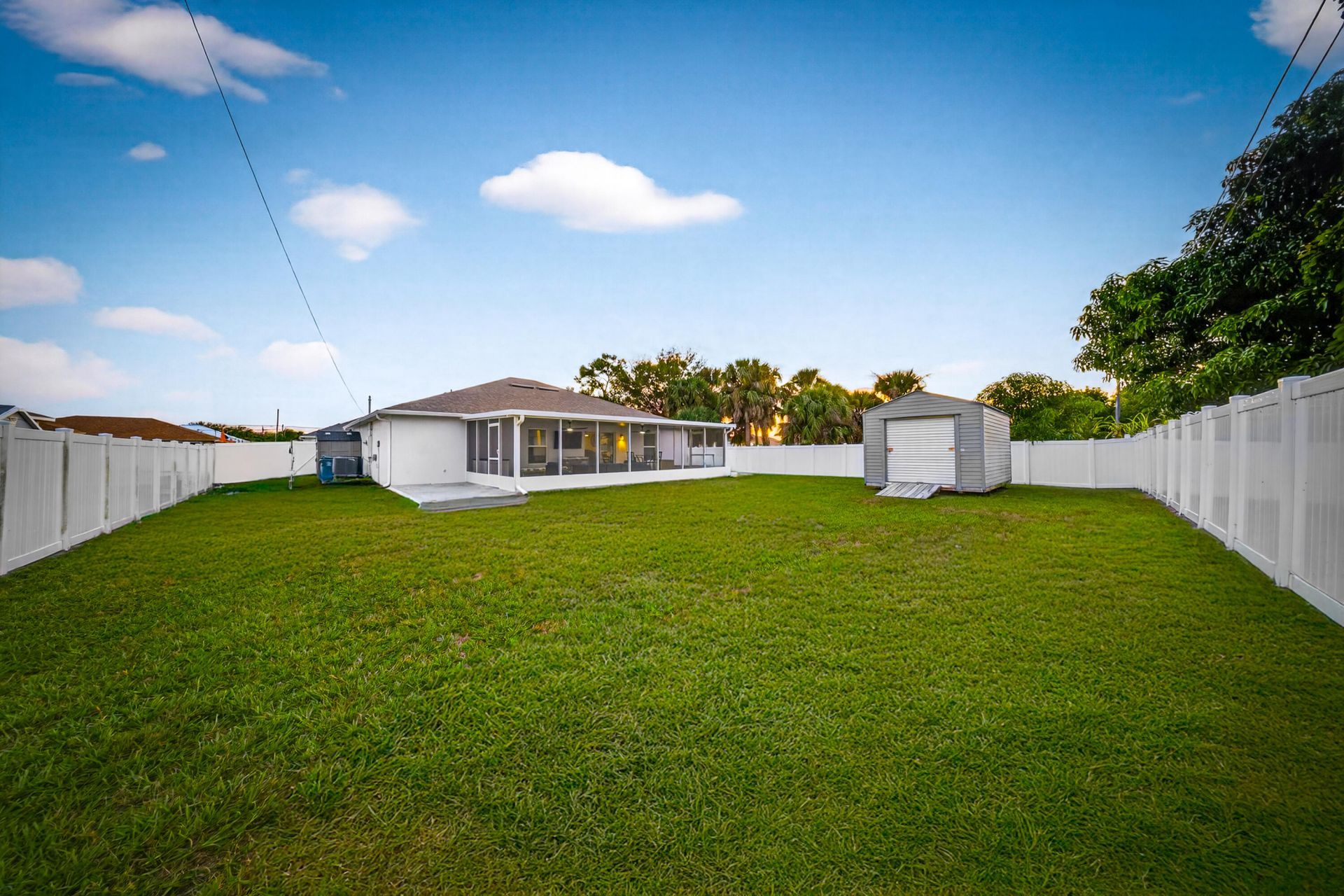 949 SW Fisherman Avenue, Port Saint Lucie, FL 34953 Photo