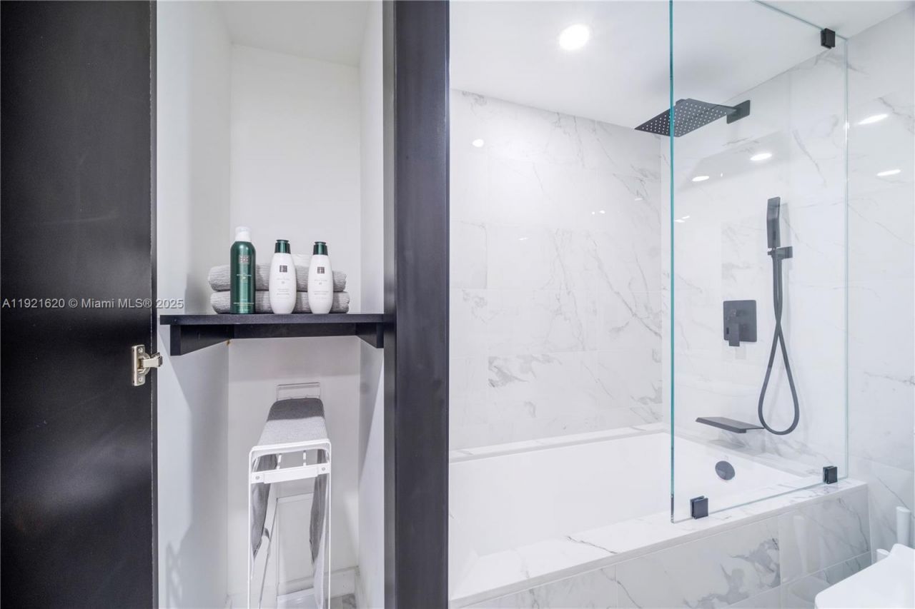 1500 Bay Rd, Unit 1558S, Miami Beach, FL 33139 Photo