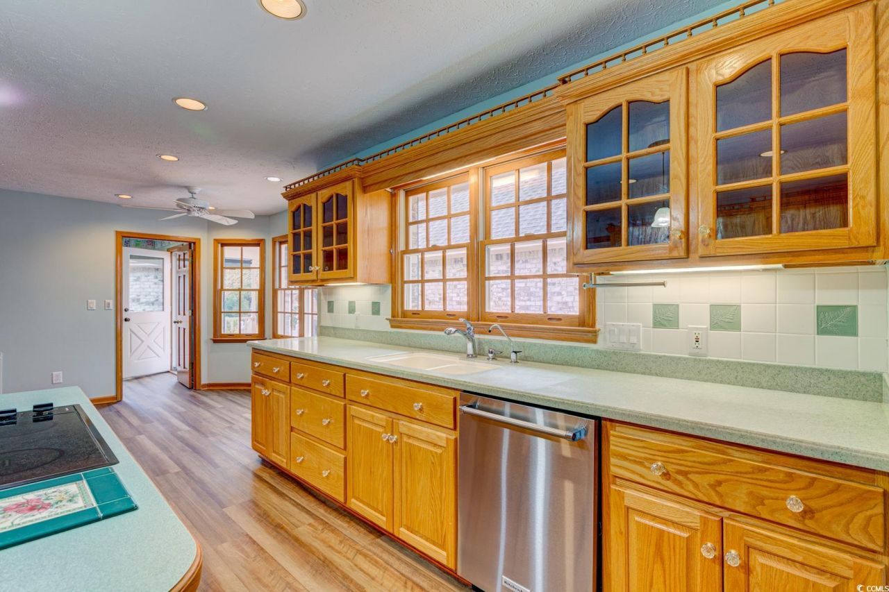 509 Acadian Way Photo 16