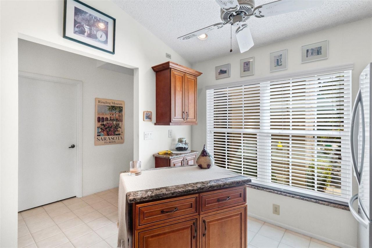 6089 Clubside Drive, Unit 00, Sarasota, FL 34243 Photo