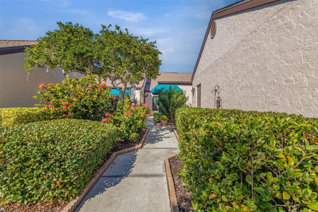 6089 Clubside Drive, Unit 00, Sarasota, FL 34243 Photo