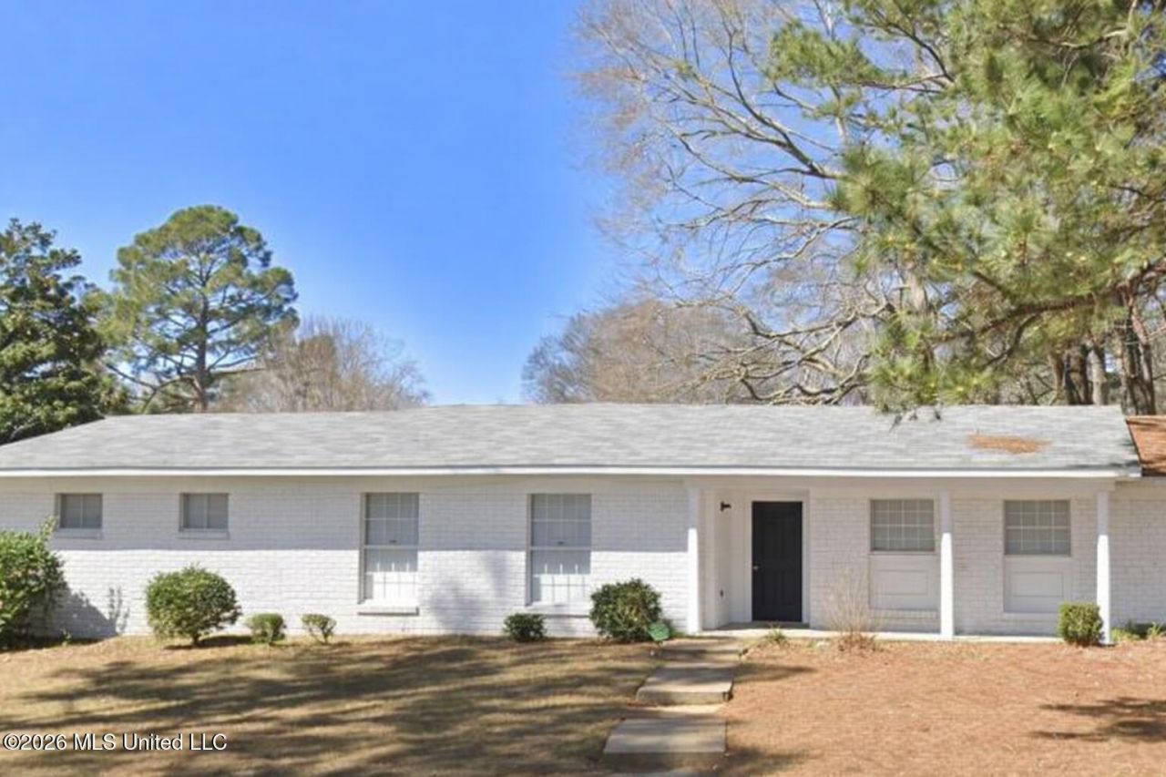 1124 Woodville Drive, Jackson, MS 39212 Main Photo