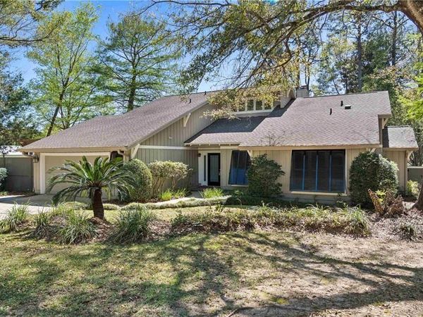 4 Leslie Court, Fairhope, AL 36532