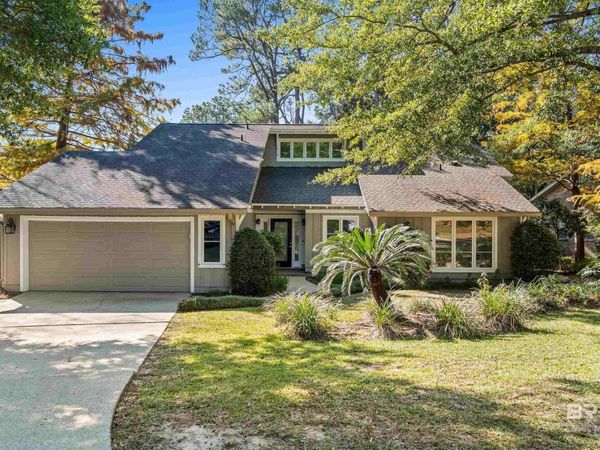4 Leslie Court, Fairhope, AL 36532