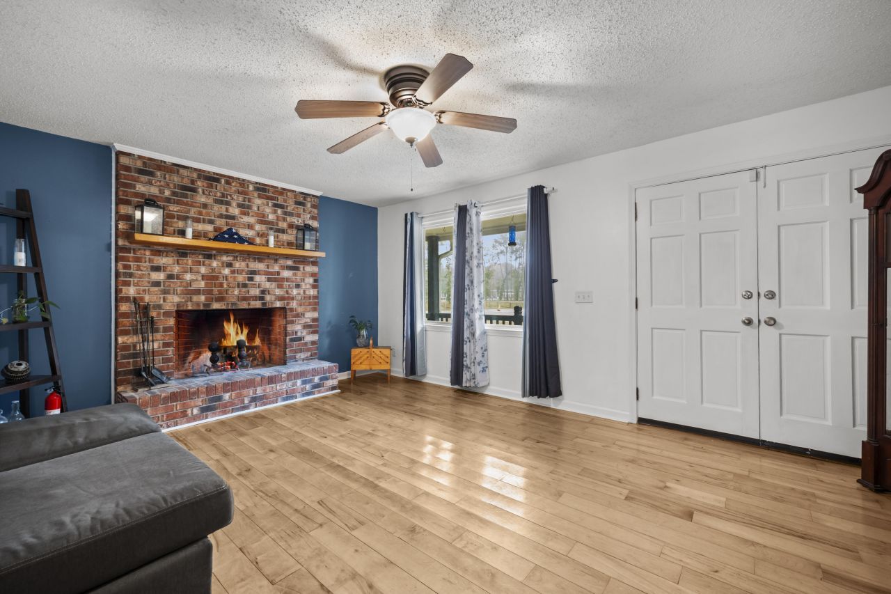 4027 Highway 78 Photo 5