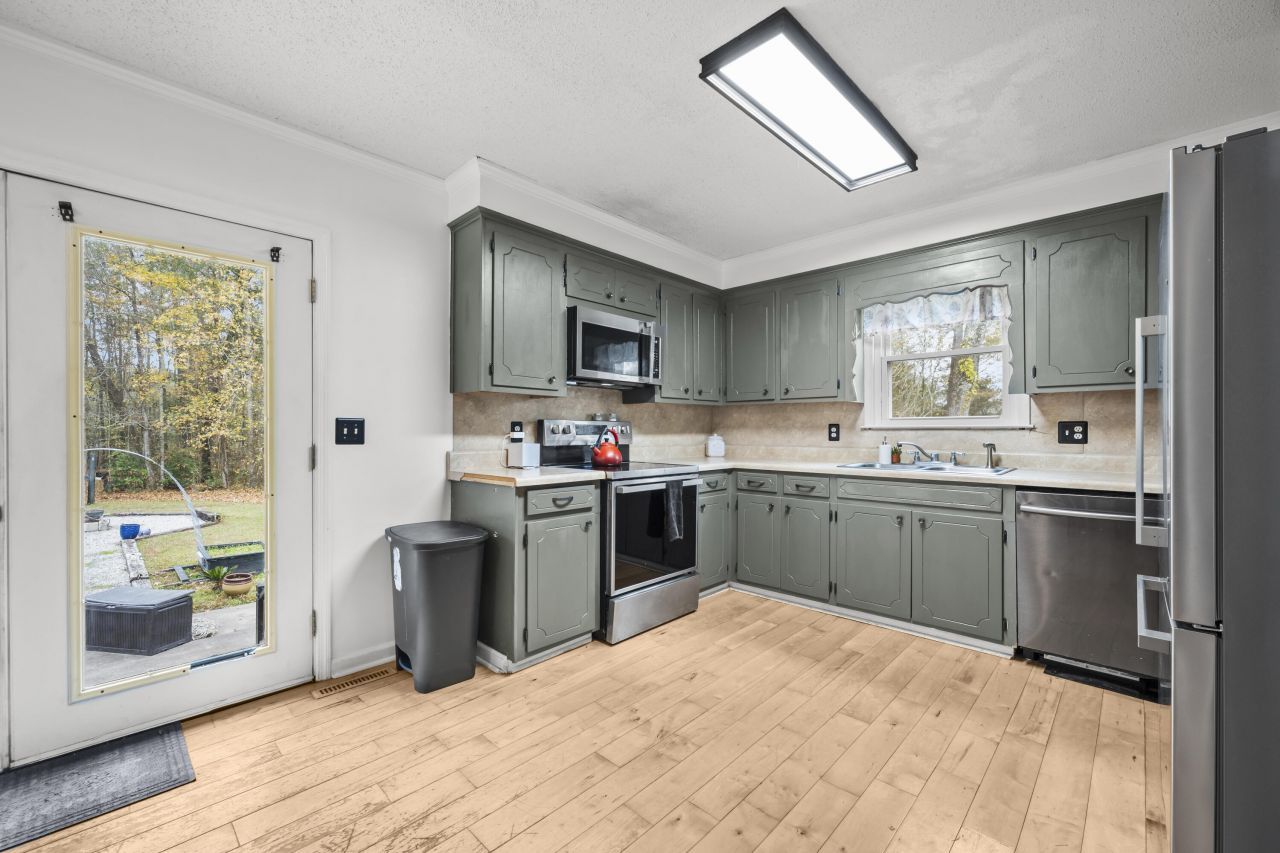 4027 Highway 78 Photo 7