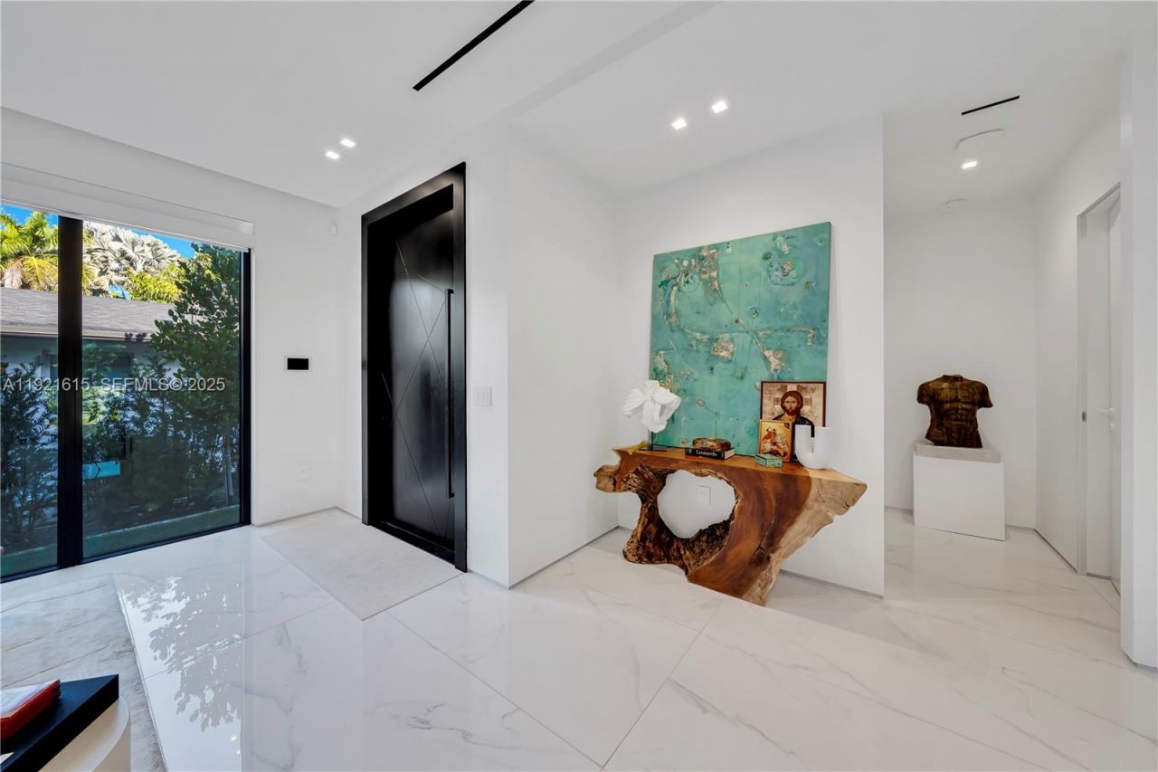 34 SW 26th Rd, Miami, FL 33129 Photo