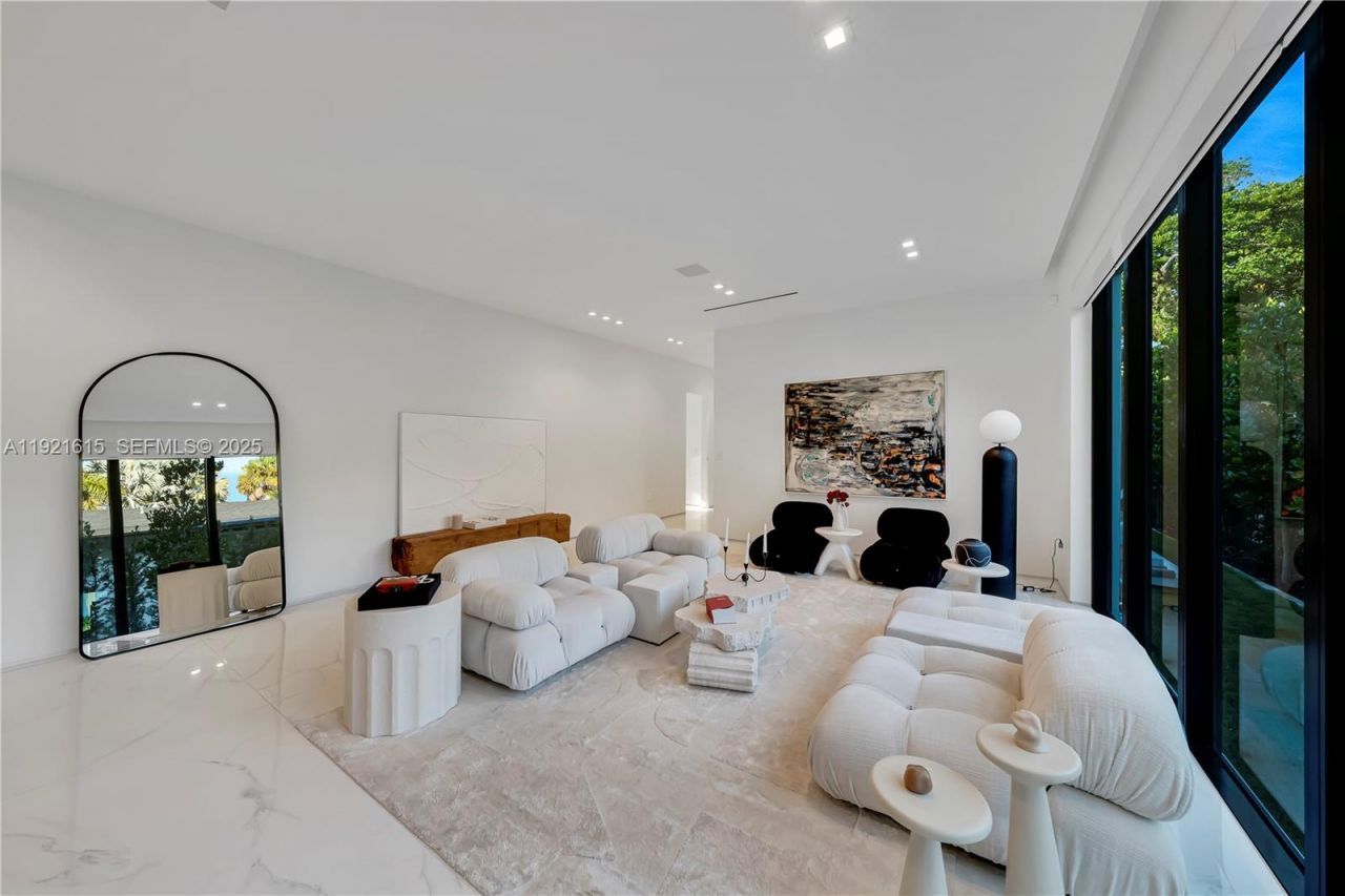 34 SW 26th Rd, Miami, FL 33129 Photo