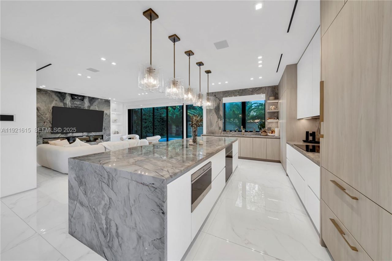 34 SW 26th Rd, Miami, FL 33129 Photo