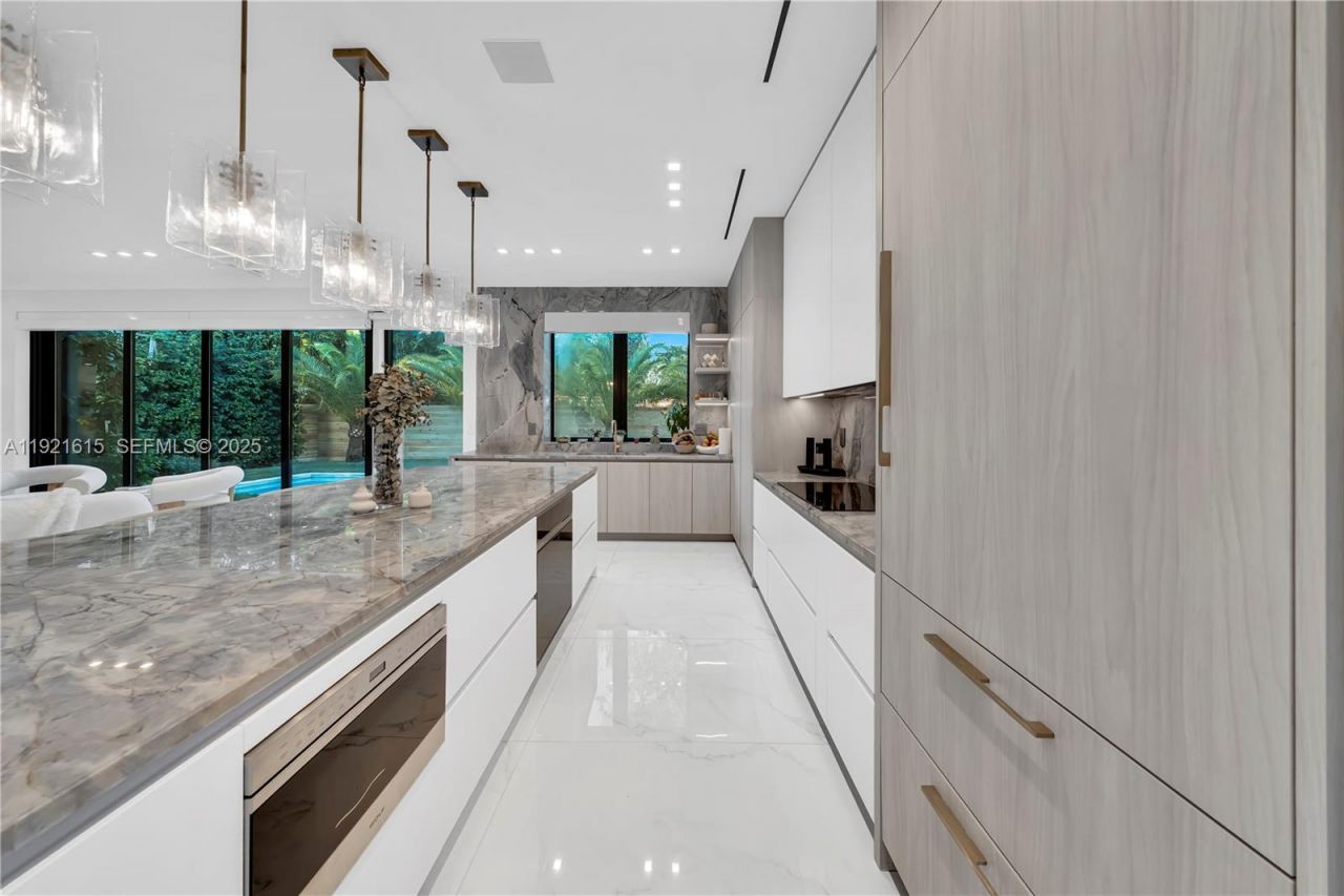 34 SW 26th Rd, Miami, FL 33129 Photo