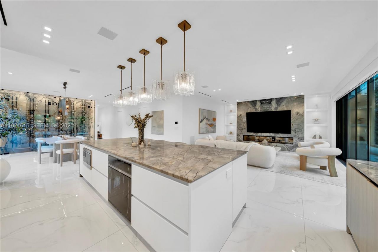 34 SW 26th Rd, Miami, FL 33129 Photo