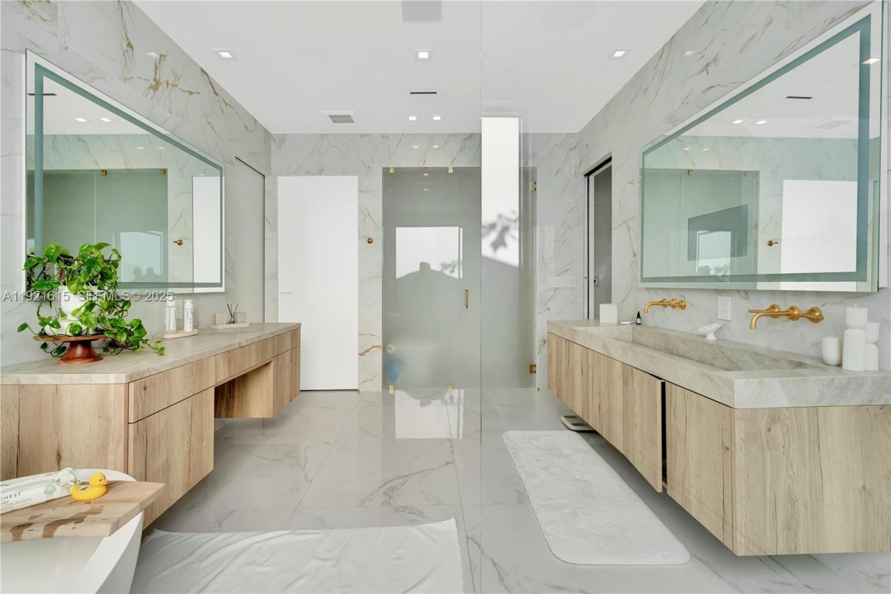 34 SW 26th Rd, Miami, FL 33129 Photo