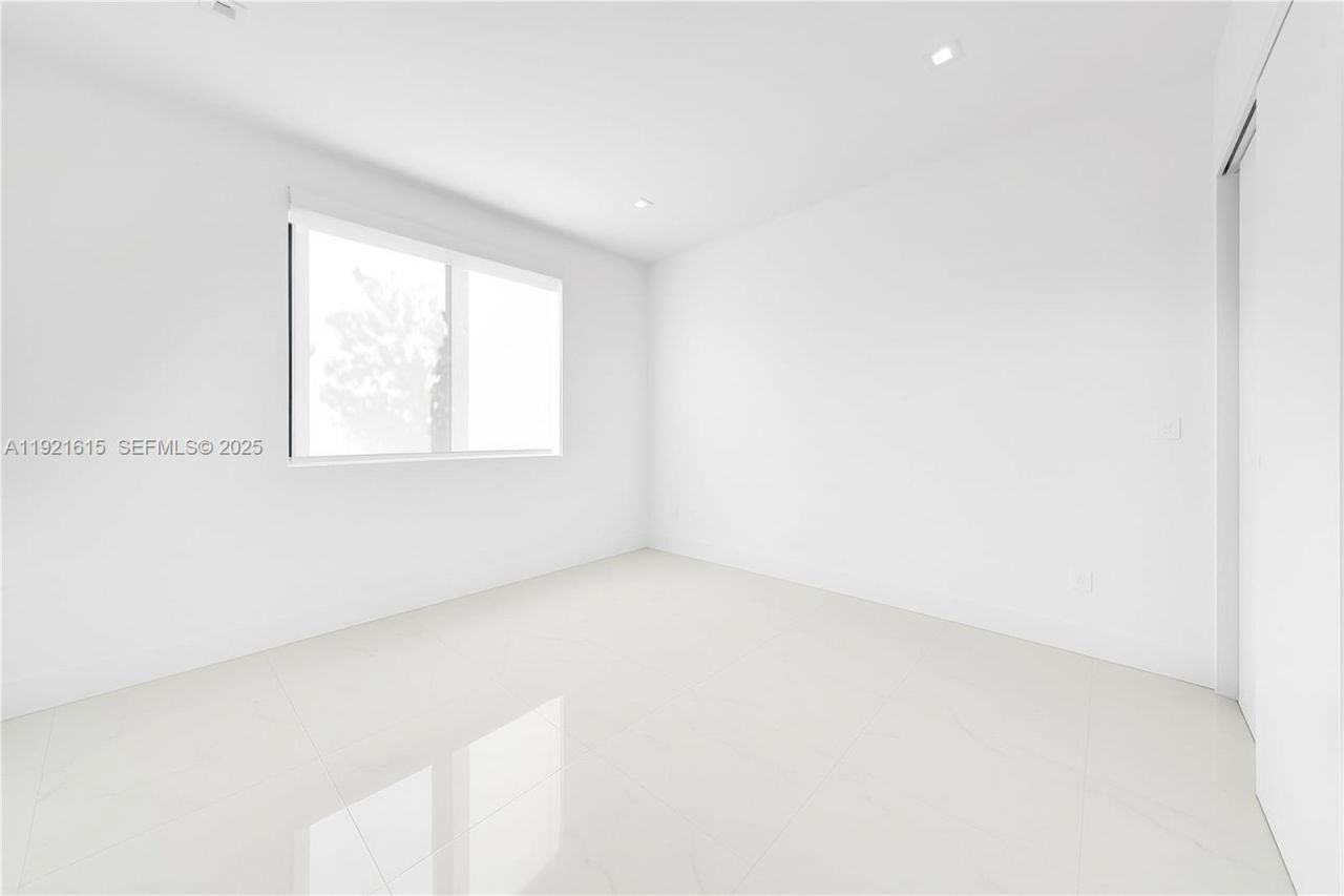 34 SW 26th Rd, Miami, FL 33129 Photo