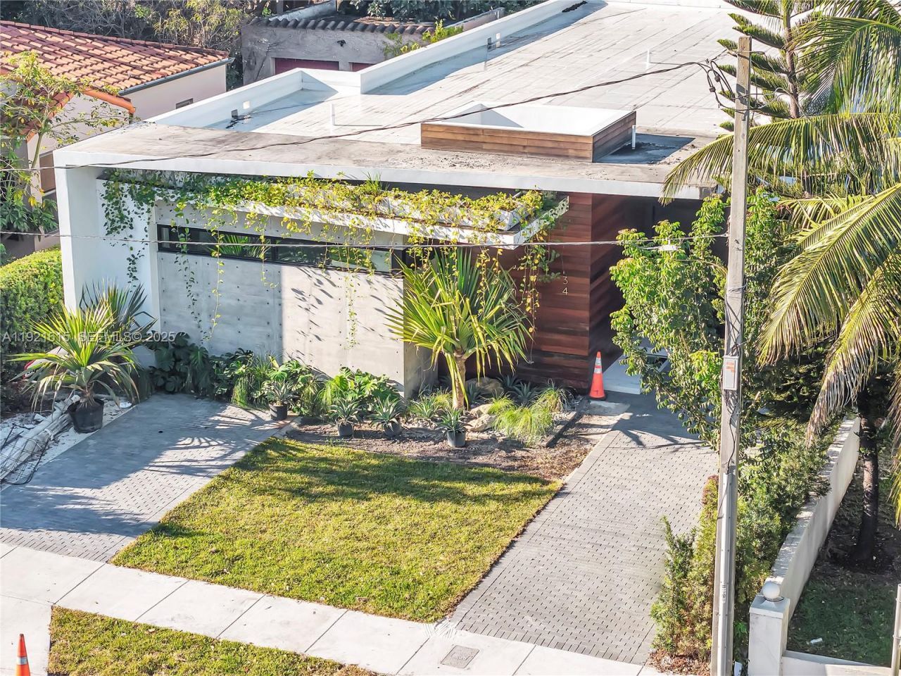34 SW 26th Rd, Miami, FL 33129 Photo
