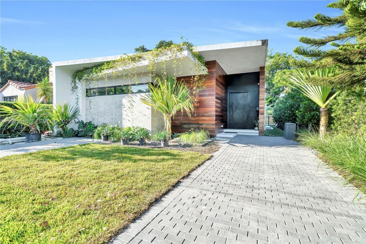 34 SW 26th Rd, Miami, FL 33129 Photo