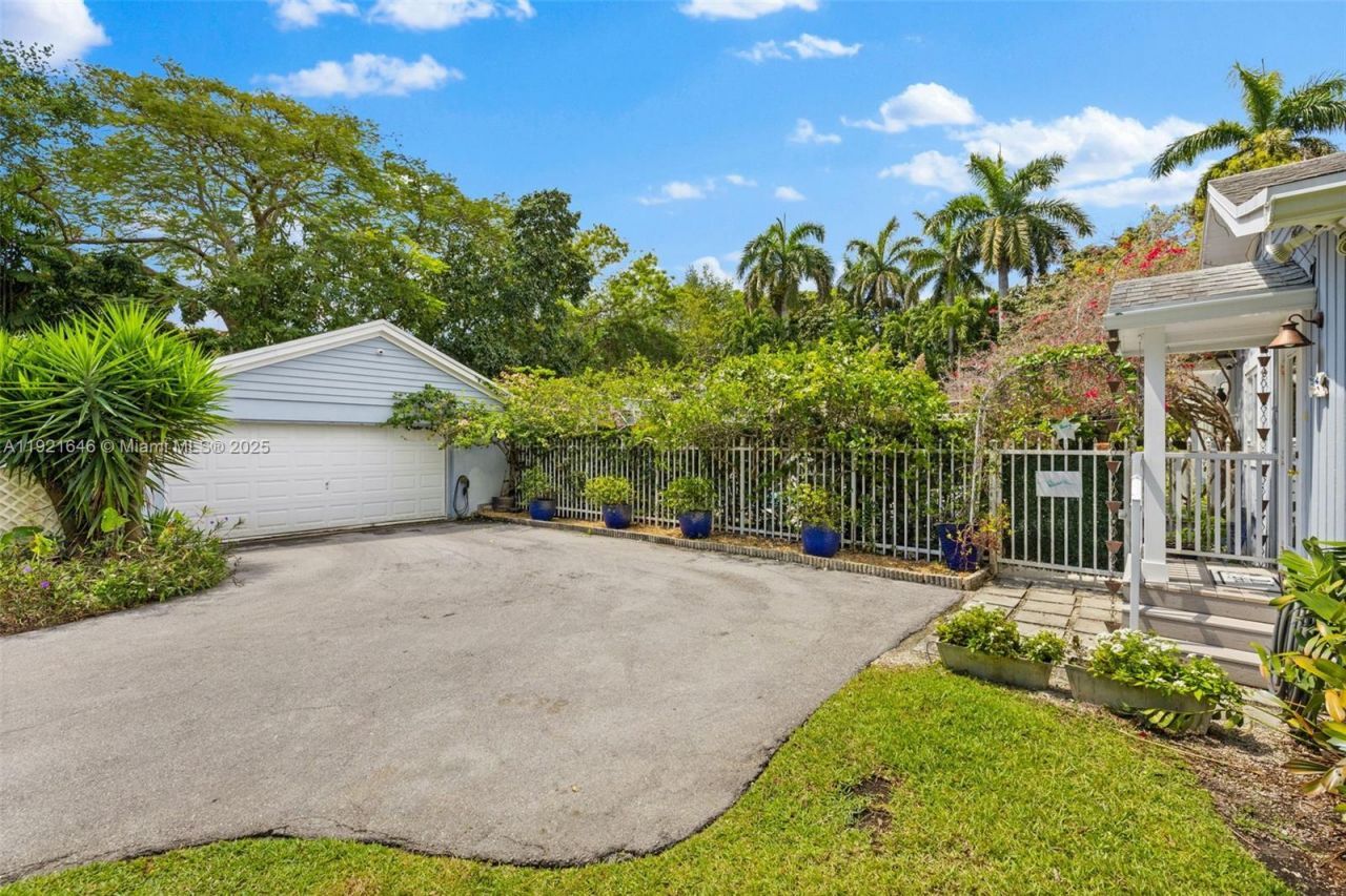 7720 SW 79th Ct, Miami, FL 33143 Photo