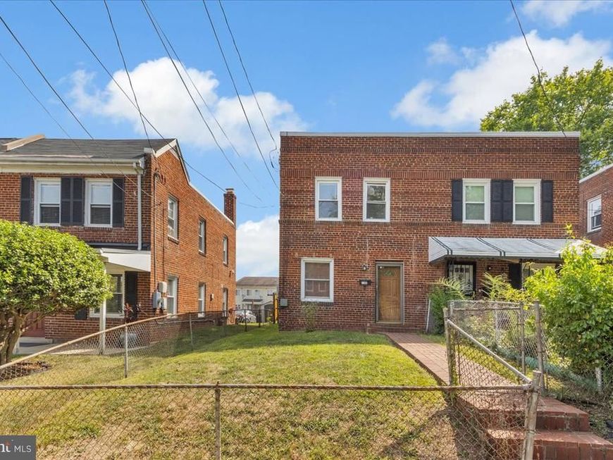 1193 46th Place Se, Washington, DC 20019 Main Photo