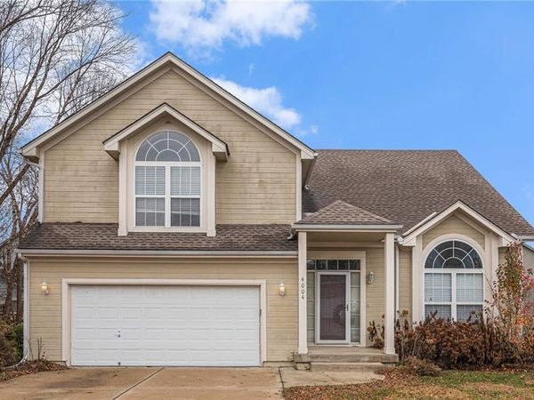 4004 SW Evergreen Lane, Lee's Summit, MO 64082