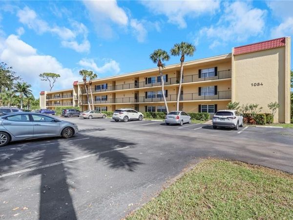 1084 Forest Lakes DR, Unit 7304, NAPLES, FL 34105