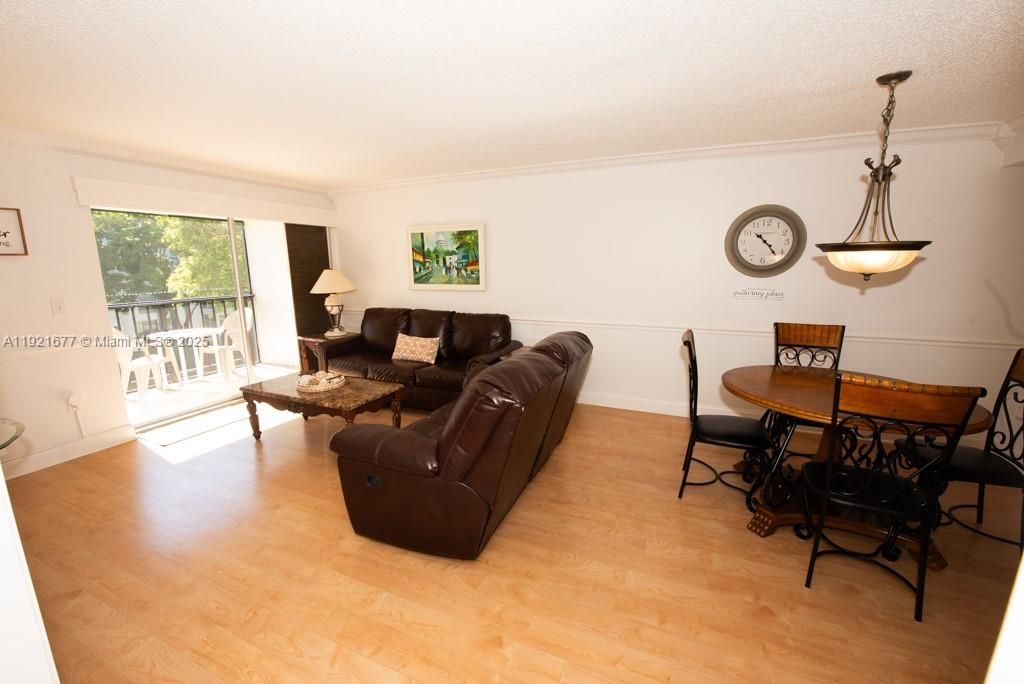 201 178th Dr, Unit 323, Sunny Isles Beach, FL 33160 Photo