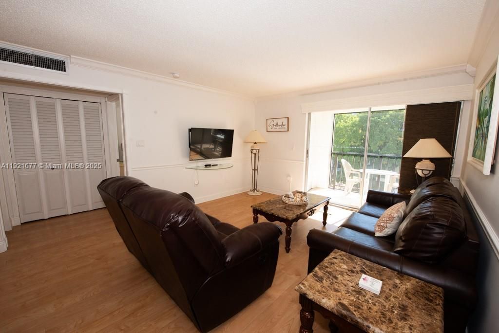 201 178th Dr, Unit 323, Sunny Isles Beach, FL 33160 Photo