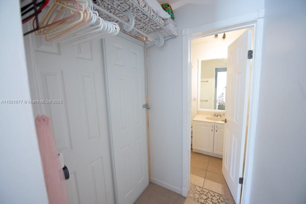 201 178th Dr, Unit 323, Sunny Isles Beach, FL 33160 Photo