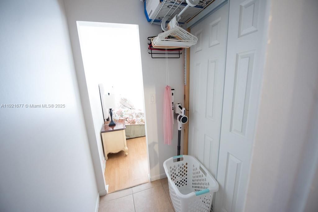 201 178th Dr, Unit 323, Sunny Isles Beach, FL 33160 Photo