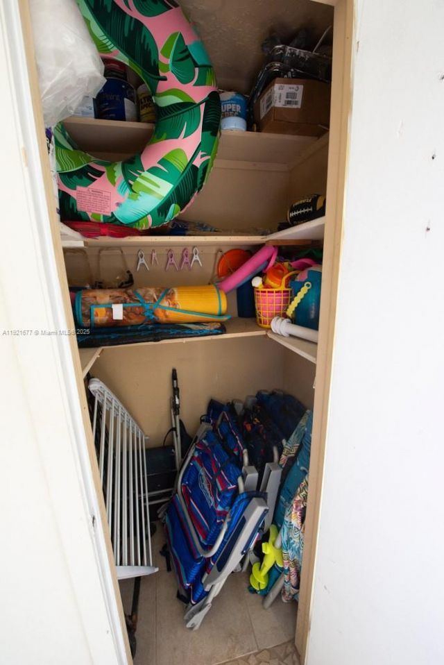 201 178th Dr, Unit 323, Sunny Isles Beach, FL 33160 Photo