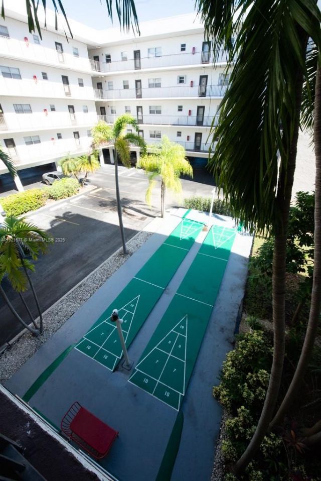 201 178th Dr, Unit 323, Sunny Isles Beach, FL 33160 Photo