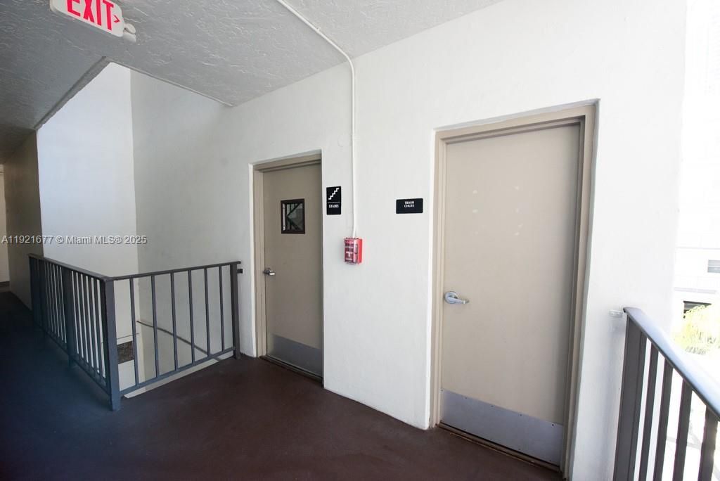 201 178th Dr, Unit 323, Sunny Isles Beach, FL 33160 Photo