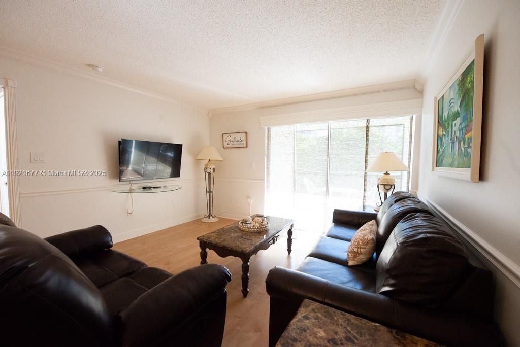 201 178th Dr, Unit 323, Sunny Isles Beach, FL 33160 Photo