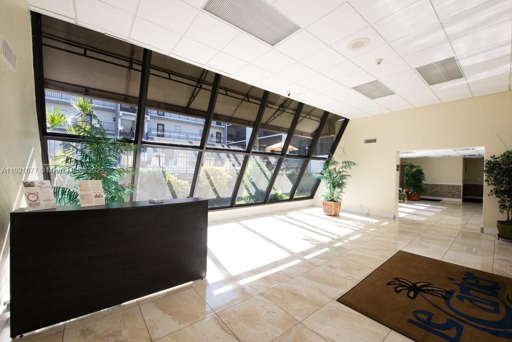 201 178th Dr, Unit 323, Sunny Isles Beach, FL 33160 Photo