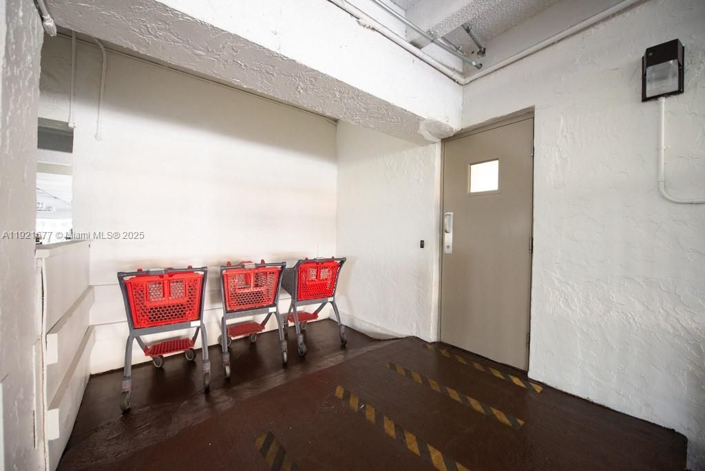 201 178th Dr, Unit 323, Sunny Isles Beach, FL 33160 Photo