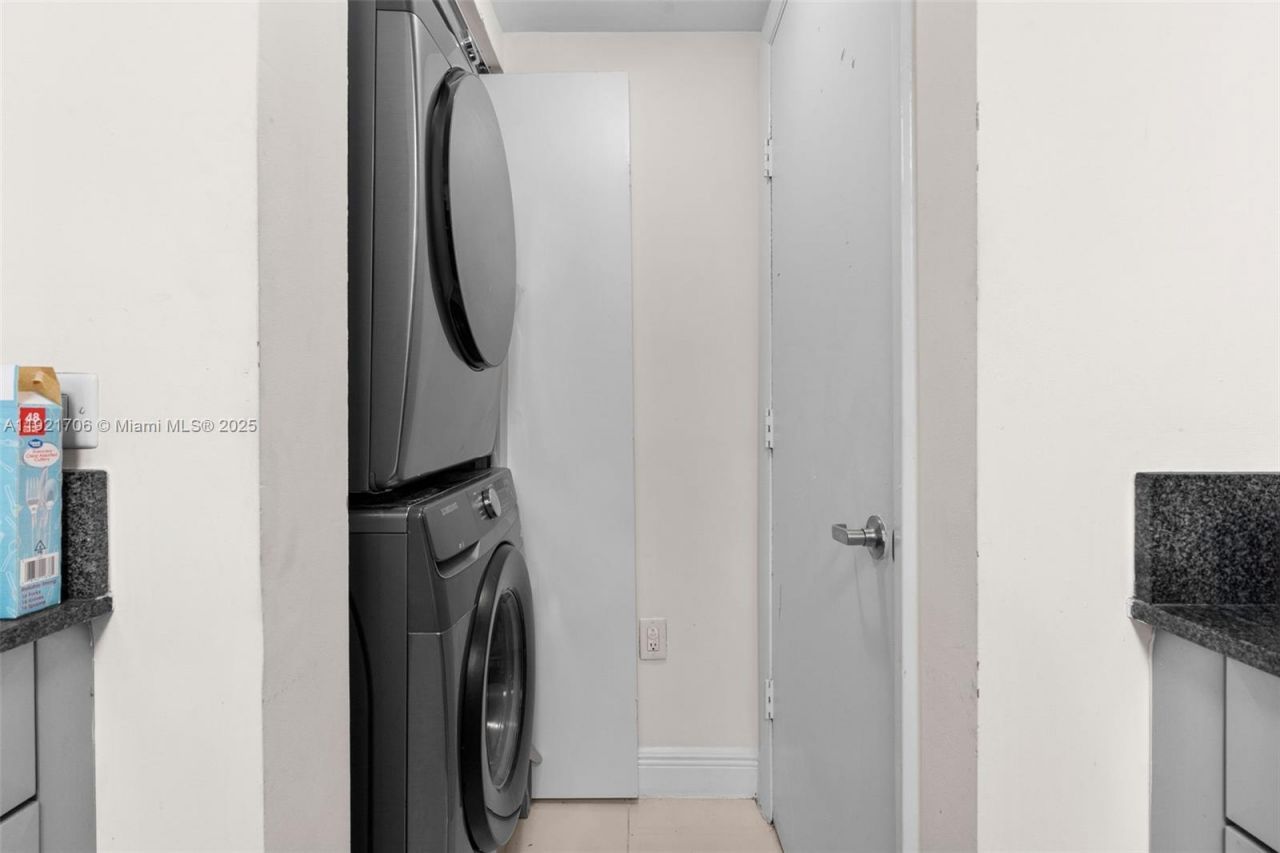 1871 NW S River Dr, Unit 1402, Miami, FL 33125 Photo