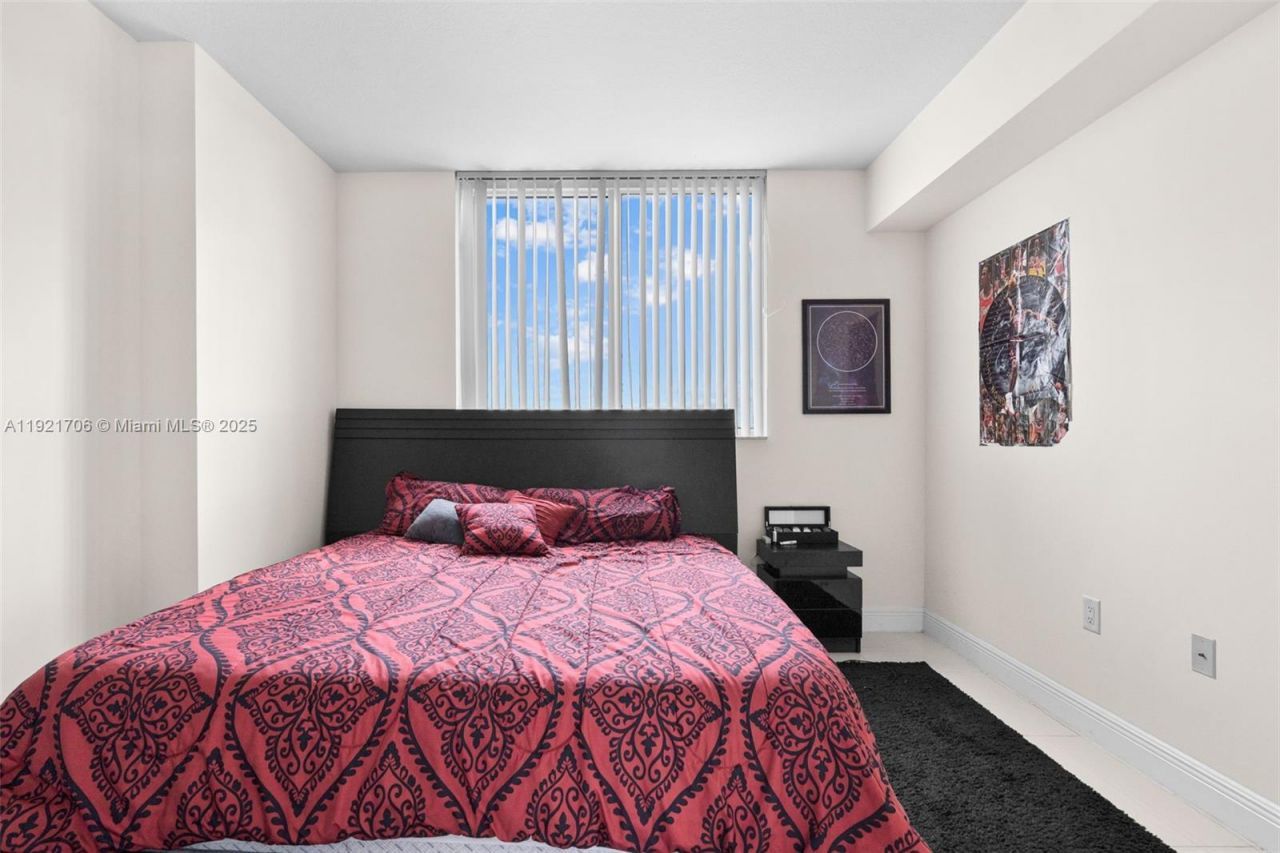 1871 NW S River Dr, Unit 1402, Miami, FL 33125 Photo