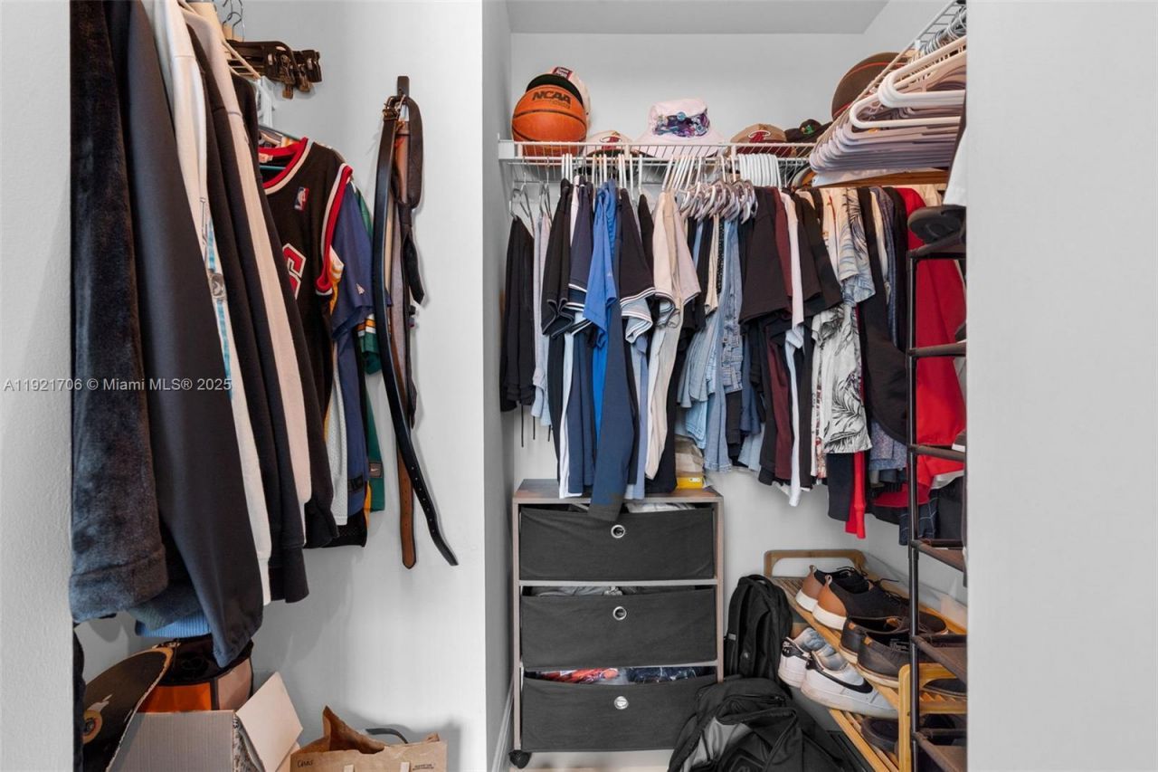 1871 NW S River Dr, Unit 1402, Miami, FL 33125 Photo